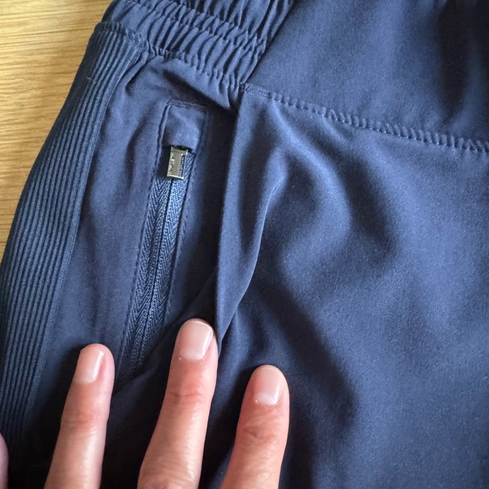 Athleta navy pants never worn size 4 Tall - Picture 2 of 4